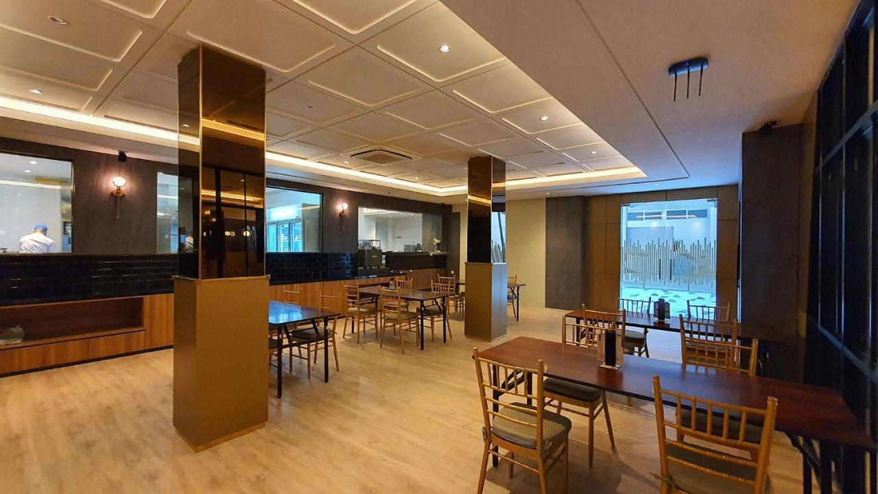Classie Hotel Palembang Exterior foto